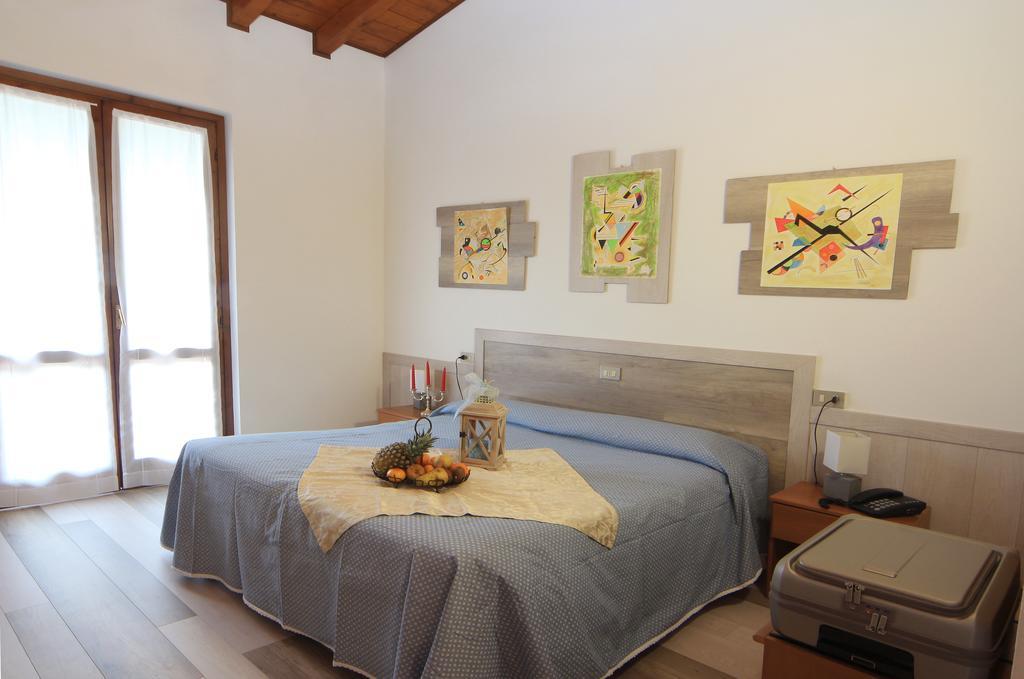 Hotel Colomber Gardone Riviera Kültér fotó
