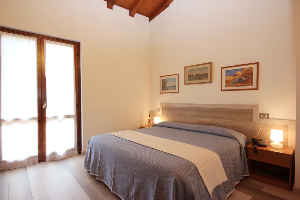Hotel Colomber Gardone Riviera Kültér fotó