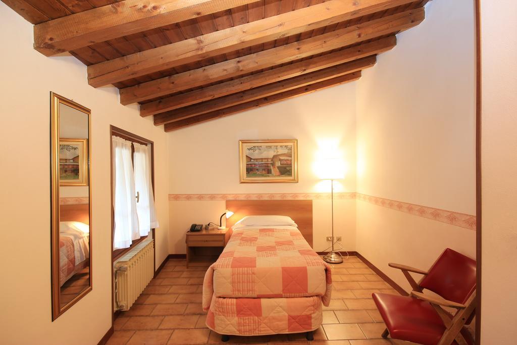 Hotel Colomber Gardone Riviera Kültér fotó