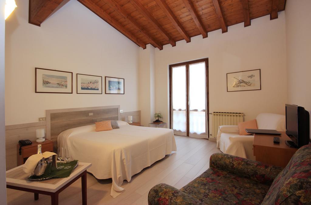 Hotel Colomber Gardone Riviera Kültér fotó