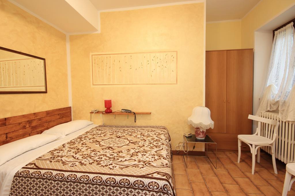 Hotel Colomber Gardone Riviera Kültér fotó