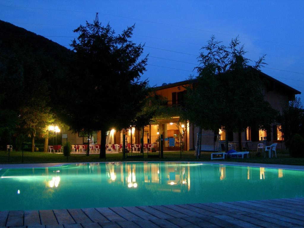 Hotel Colomber Gardone Riviera Kültér fotó