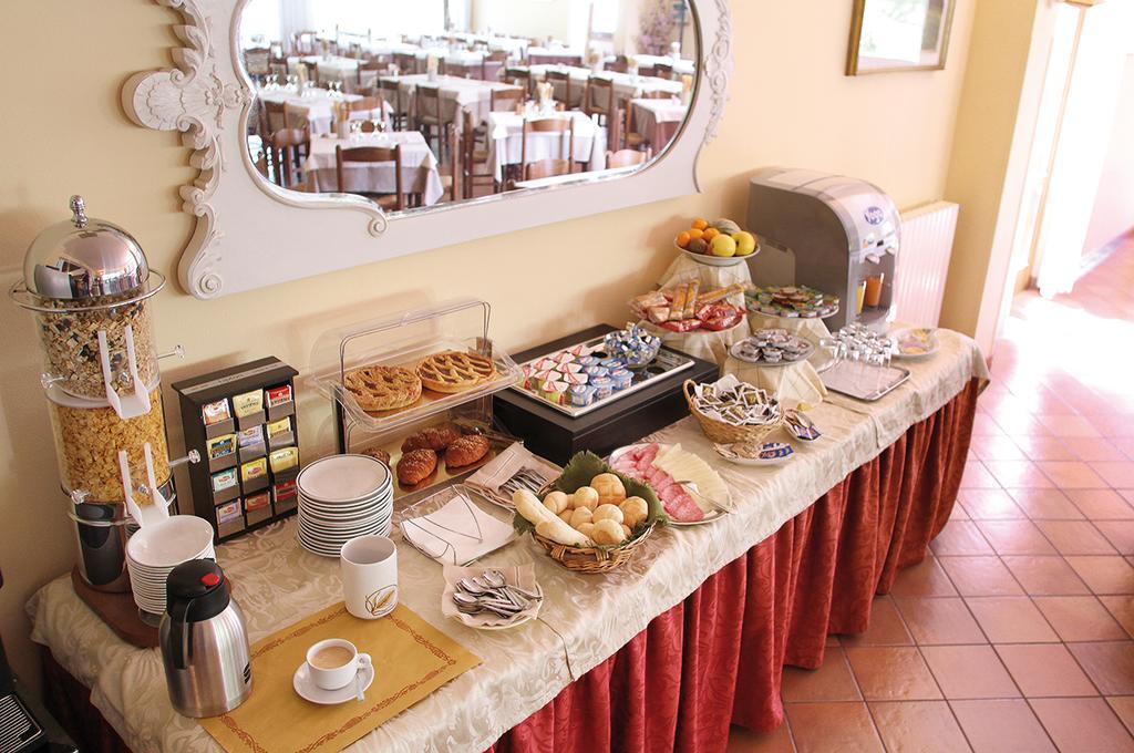 Hotel Colomber Gardone Riviera Kültér fotó